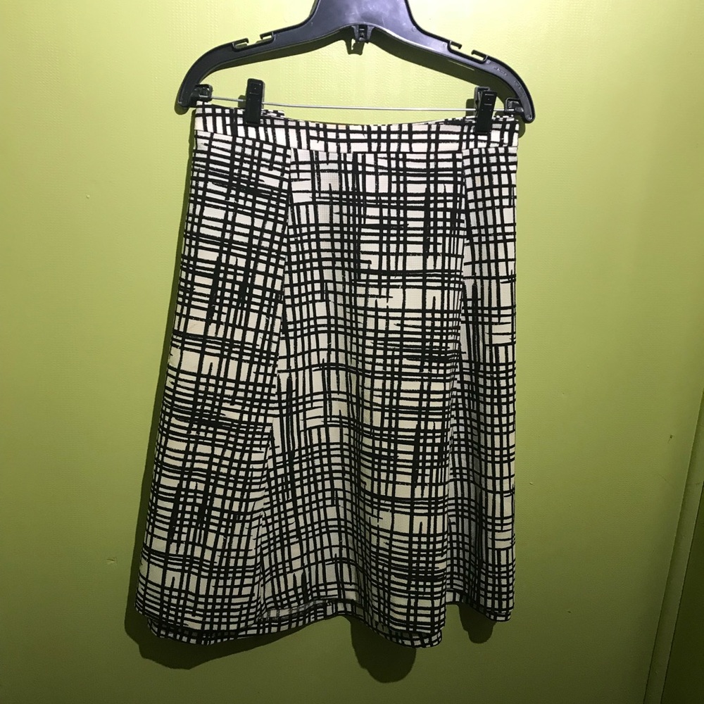 Ava & Viv Black & White Knee Length Skirt